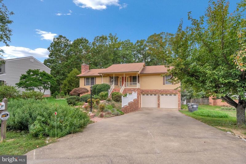 Fredericksburg House: 3914 Doran Road