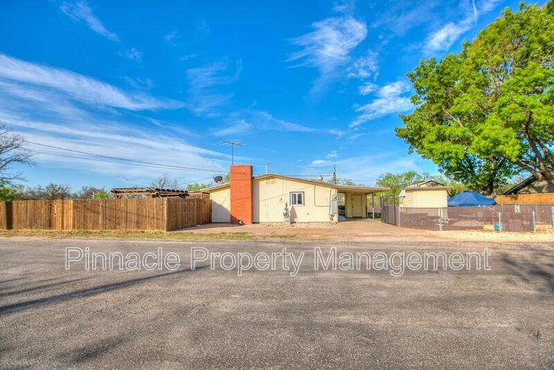 San Angelo House: 1510 Loop Dr