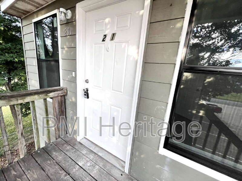 Springdale Condo: 606 Virginia St