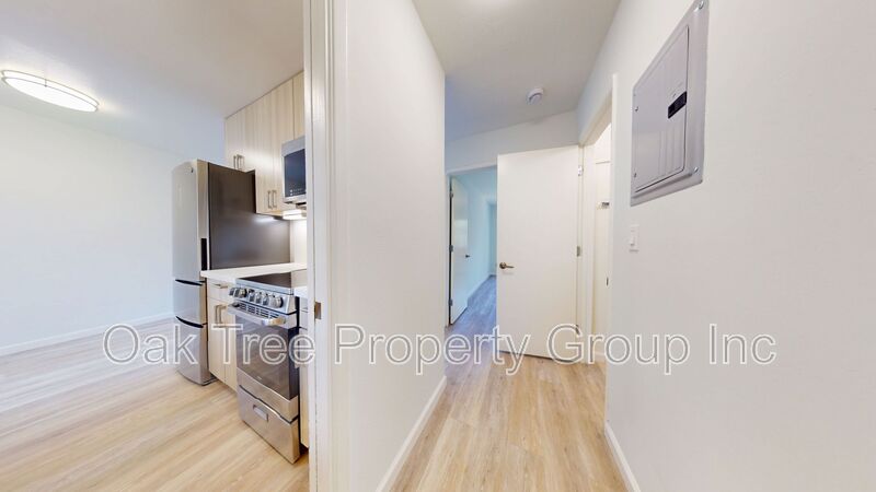 Oakland House: 265 Vernon St