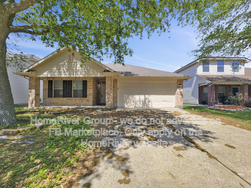 Baytown House: 5439 Aloe Ave