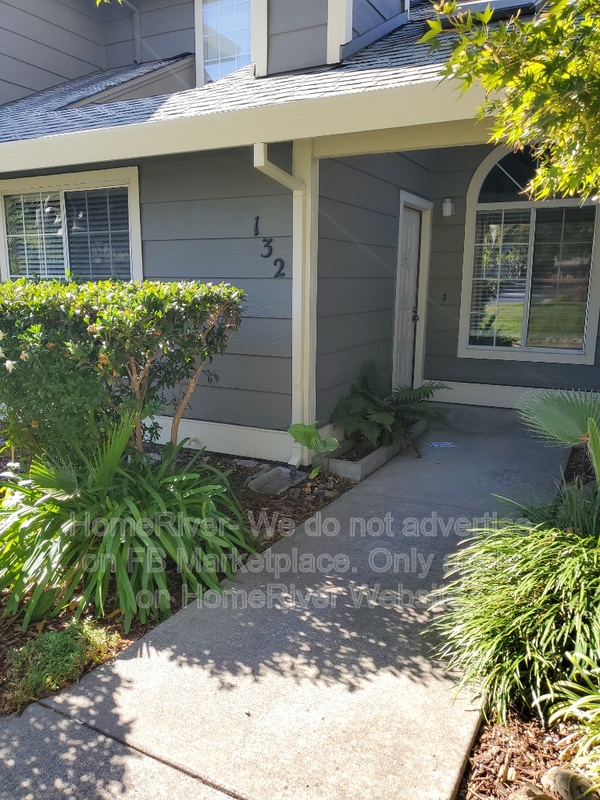 Folsom Condo: 132 Pierpoint Cir