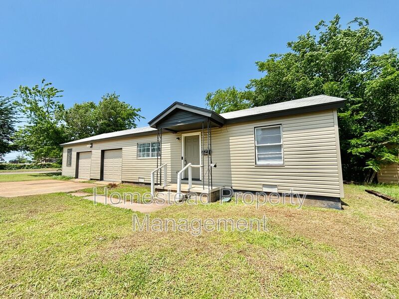 Del City House: 4101 SE 42nd St.