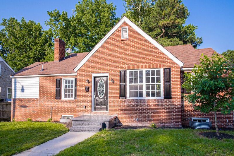 Colonial Heights House: 1001 Colonial Ave