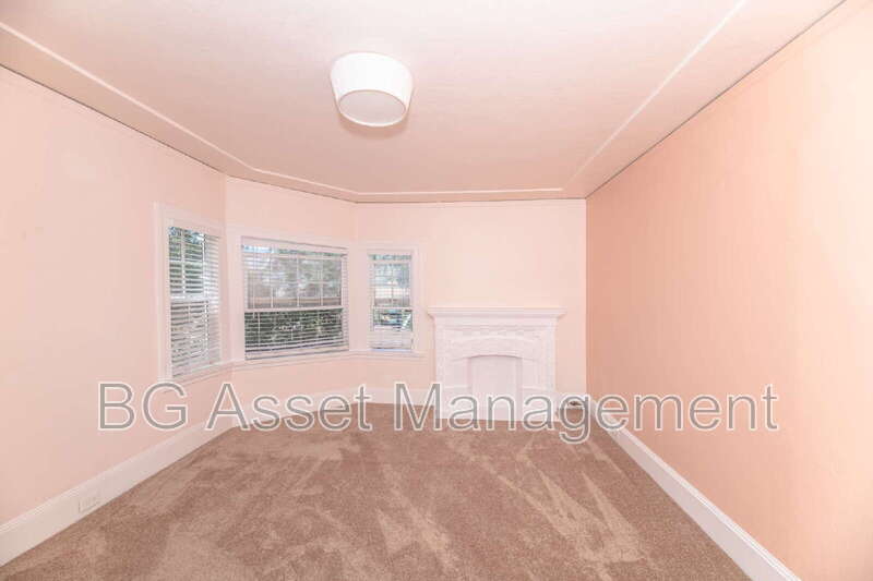 Oakland Condo: 1000 E 33rd Street