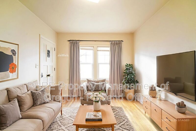 Portland House: 715 NE 20th Ave