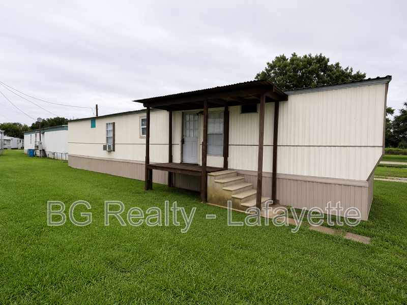 Breaux Bridge House: 1012 Delcambre Road Lot W