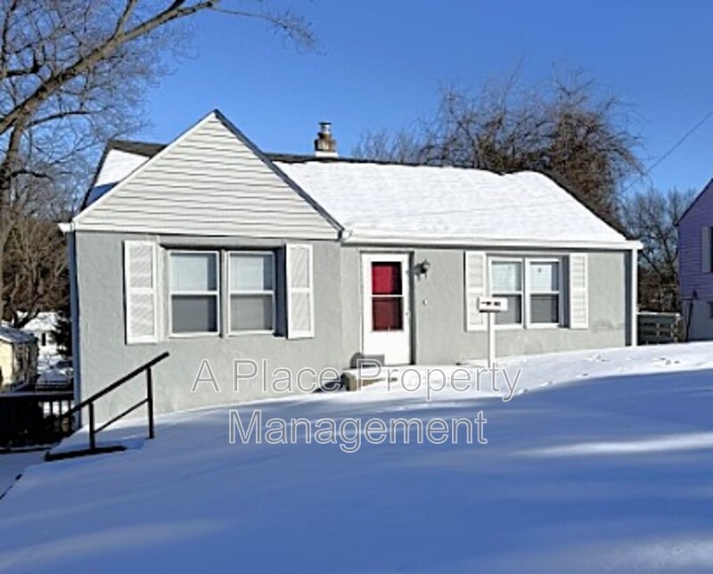 Ferguson House: 338 La Motte Lane