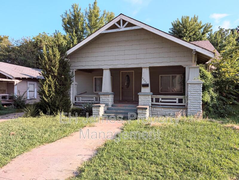 Tulsa House: 2235 East 10th Street