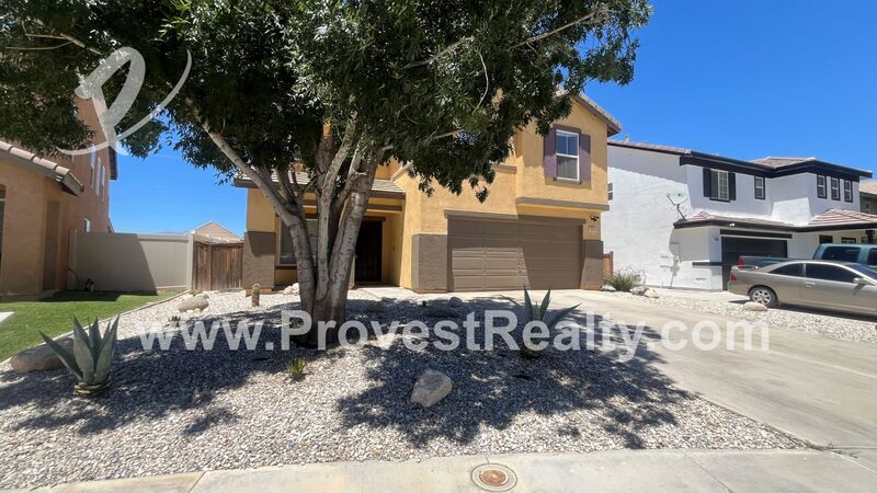 Hesperia House: 9334 Azurite Ave