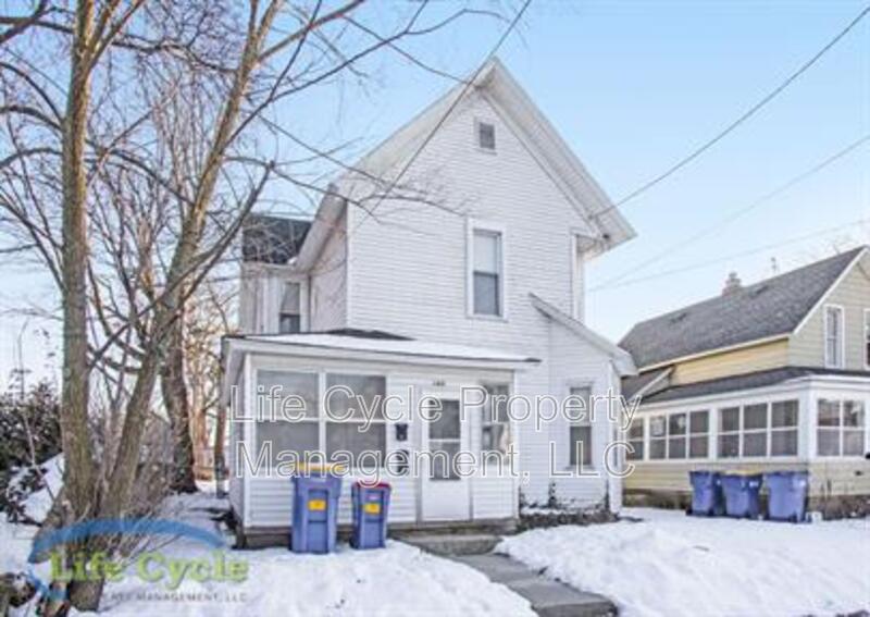 Grand Rapids Condo: 160 Carrier St NE # 2