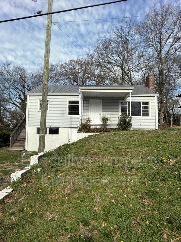 Birmingham House: 7824 Rugby Court