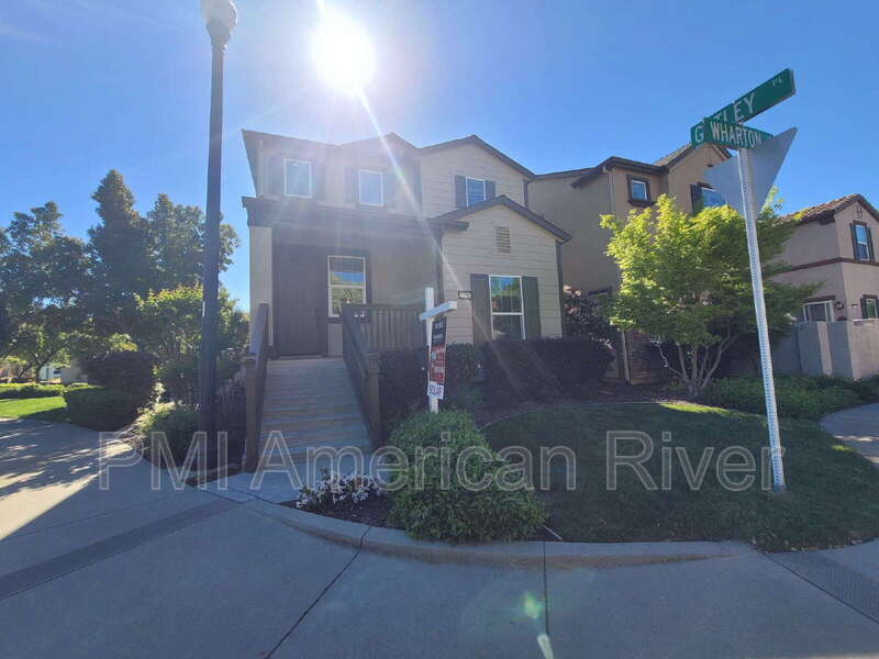 Roseville House: 2356 Wharton Ln