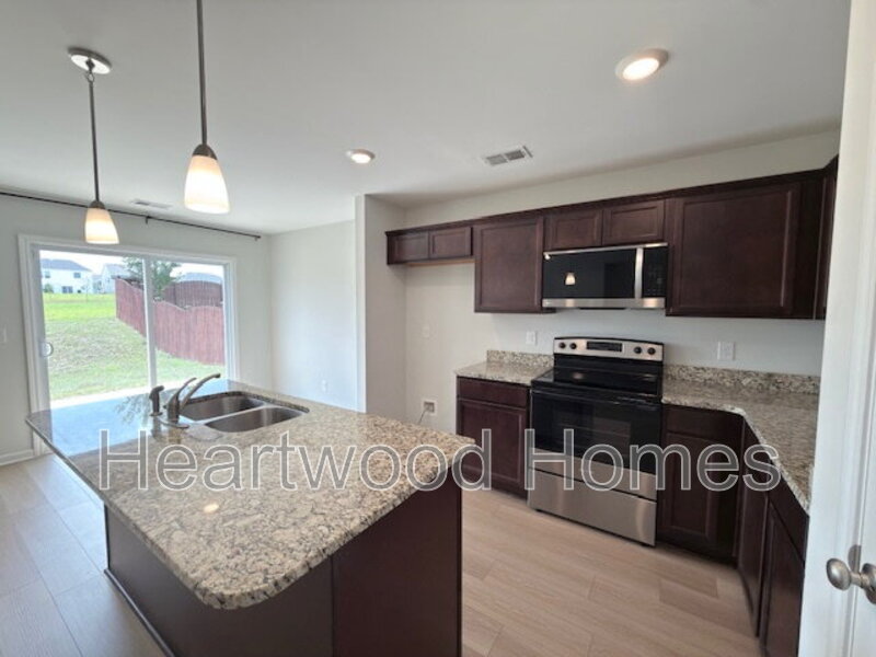 Elgin House: 406 Eclipse Lane