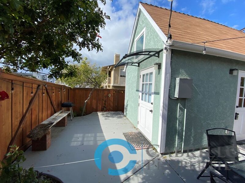 Oceanside House: 401 N Horne Street