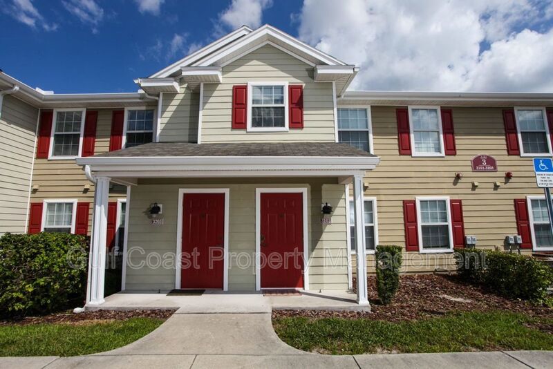 Bradenton House: 4850 51st St West
