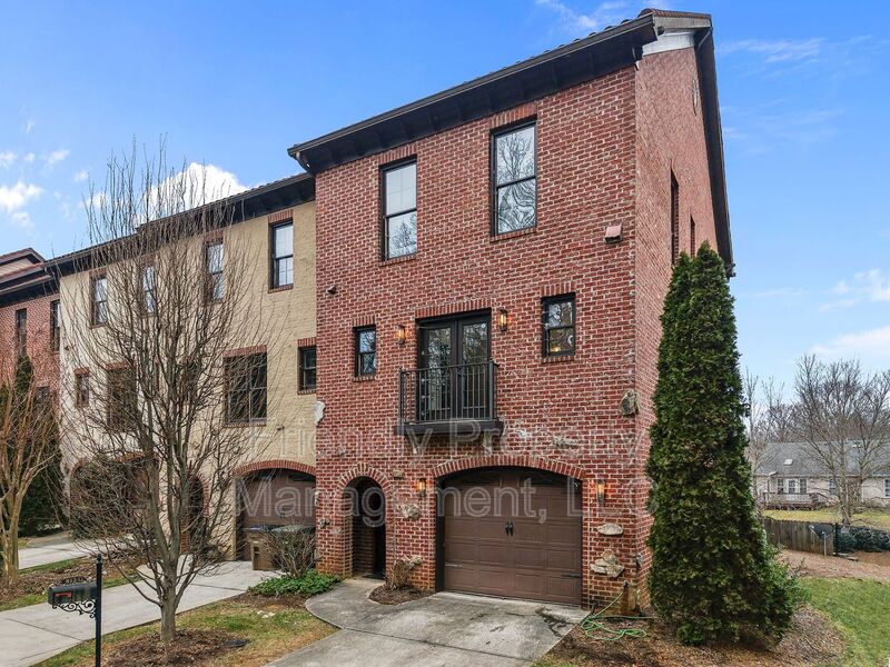 Greensboro House: 812 Pisgah Church Rd Suite G