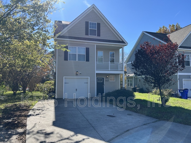 Norfolk House: 1763 Jason Avenue