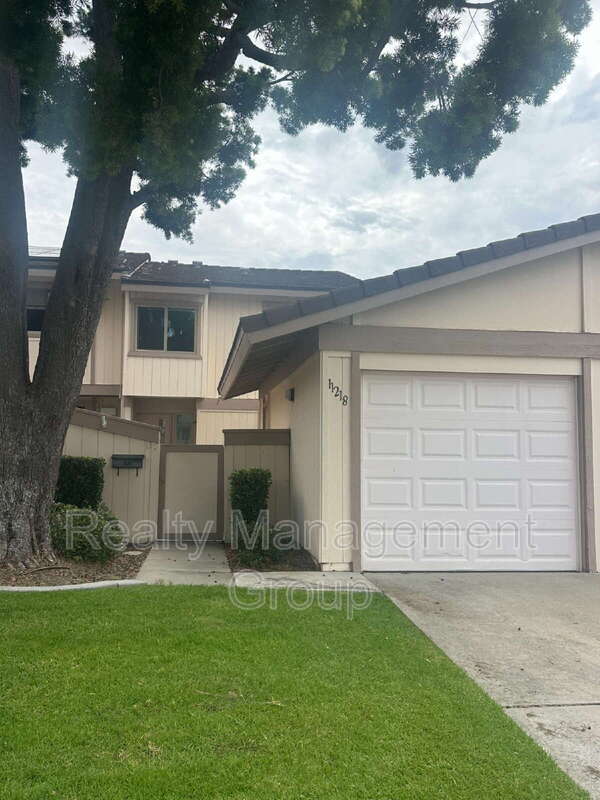 San Diego Townhome: 11218 Poblado Road
