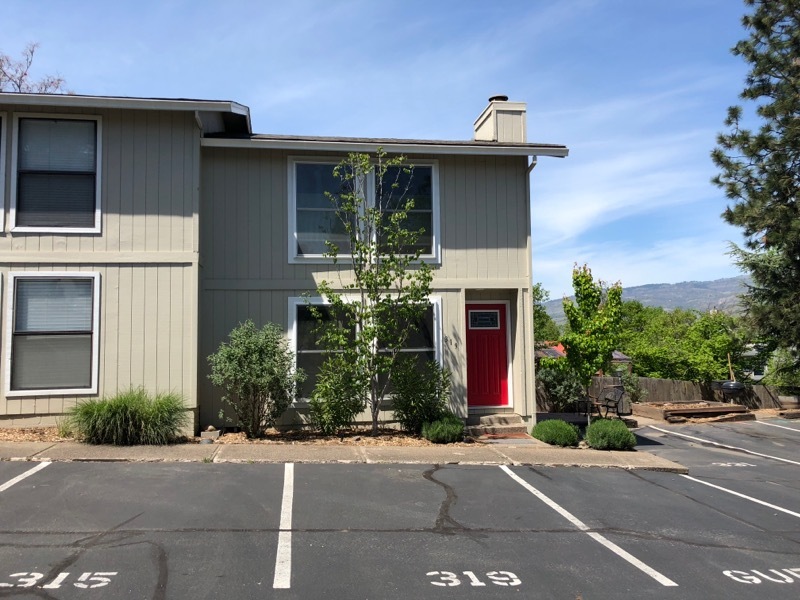 Ashland Townhome: 319 Glenn St