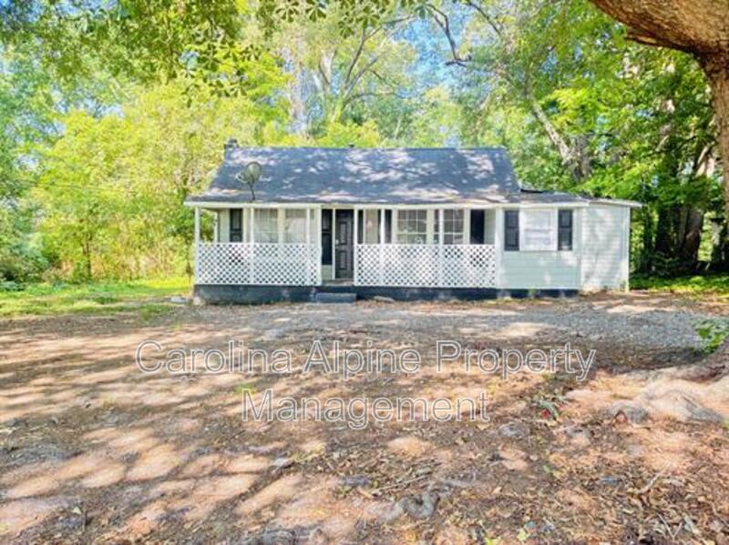 Gastonia House: 407 Digh St