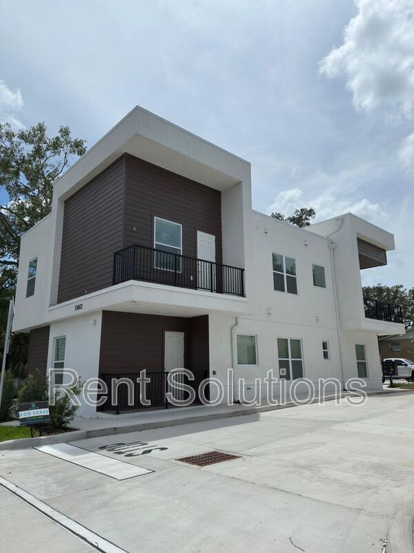 Tampa House: 13612 N 22nd Street