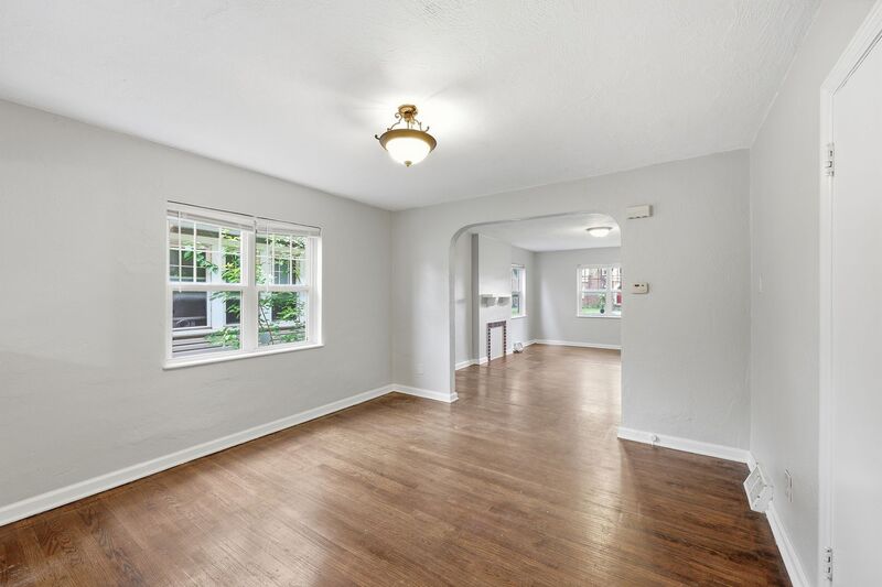 Columbus House: 1048 BERKELEY RD