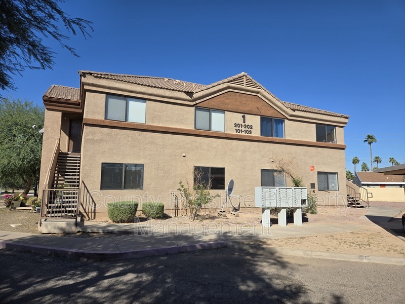 Phoenix Condo: 16033 N 25th St Building 1
