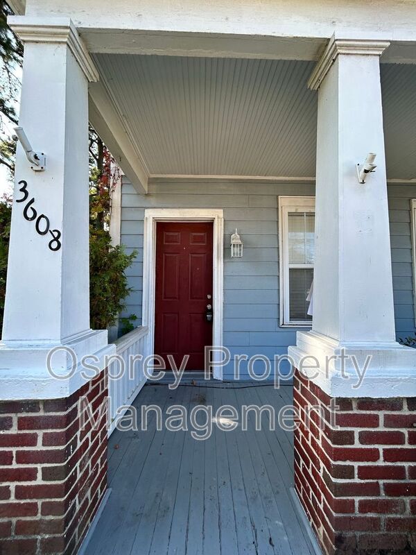 Welcome to this charming home in Portsmouth, VA. 