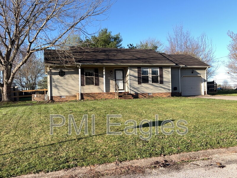 Oak Grove House: 916 Linda Drive