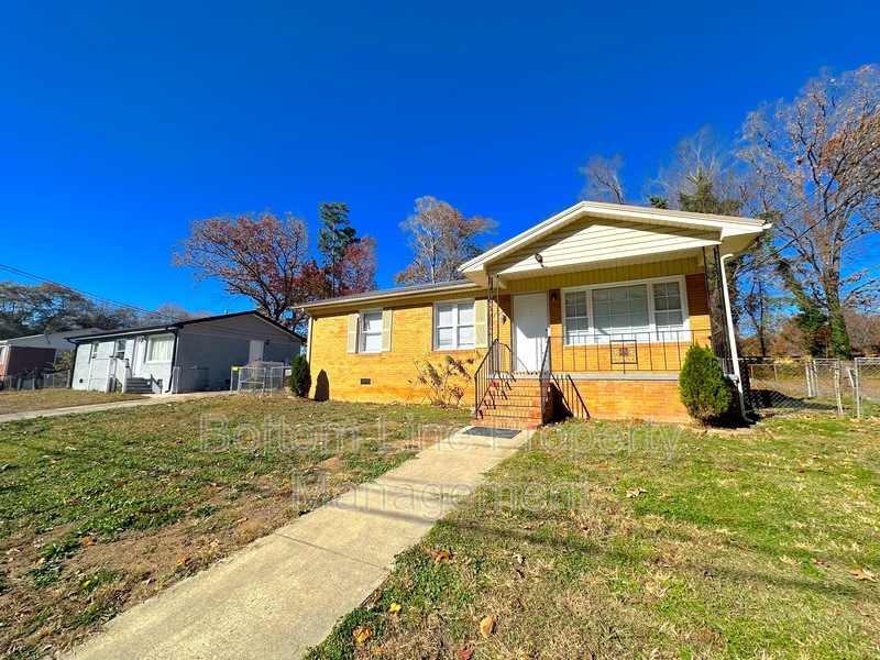 Gastonia House: 2806 Mary Ave