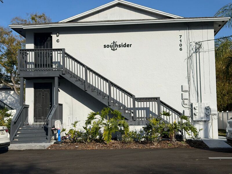 Tampa House: 7106 S Kissimmee