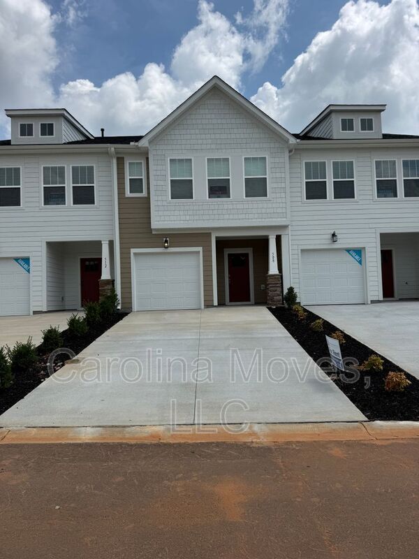 Fountain Inn House: 508 Round Rock Way