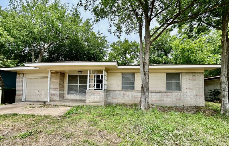 Arlington House: 2411 East Mitchell St