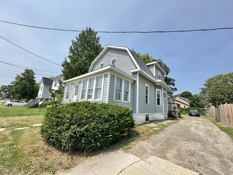 Green Bay Condo: 890 Shawano Avenue - Lower