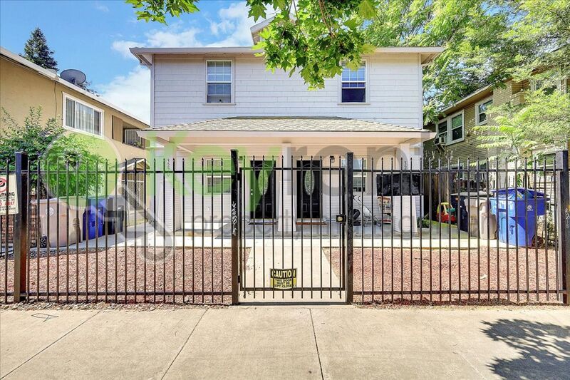Sacramento House: 3220 2nd Ave