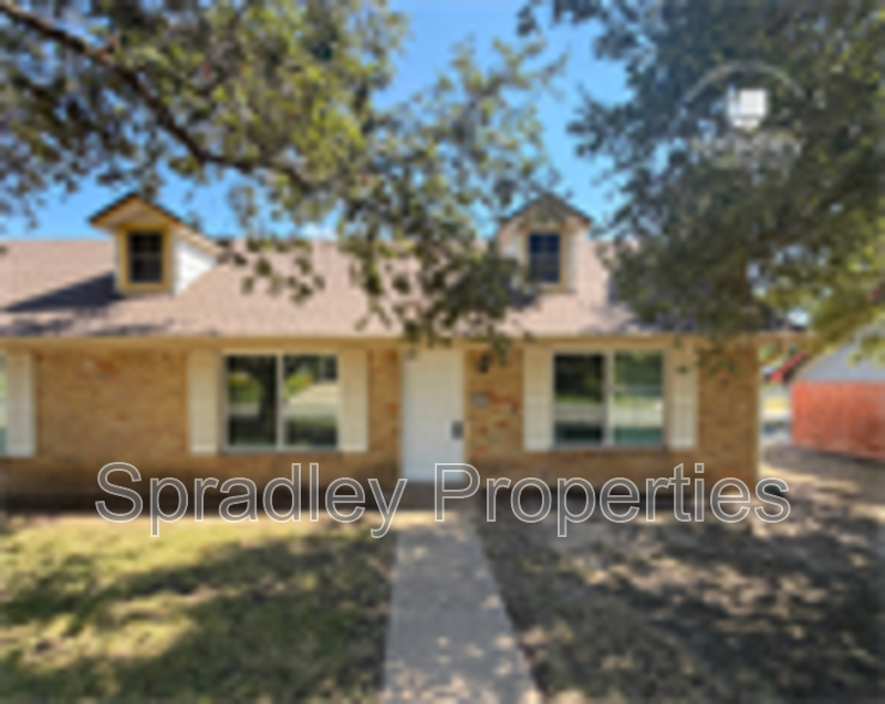 Temple Townhome: 703 Apache Dr