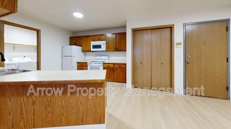 Bismarck House: 2141 Xavier-305