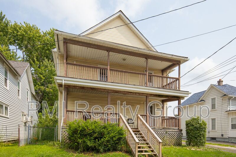 Fairport Harbor House: 346 Eagle St