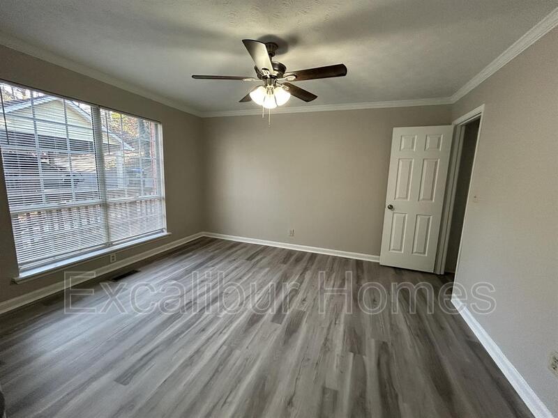 Roswell House: 1014 Kathleen Ct