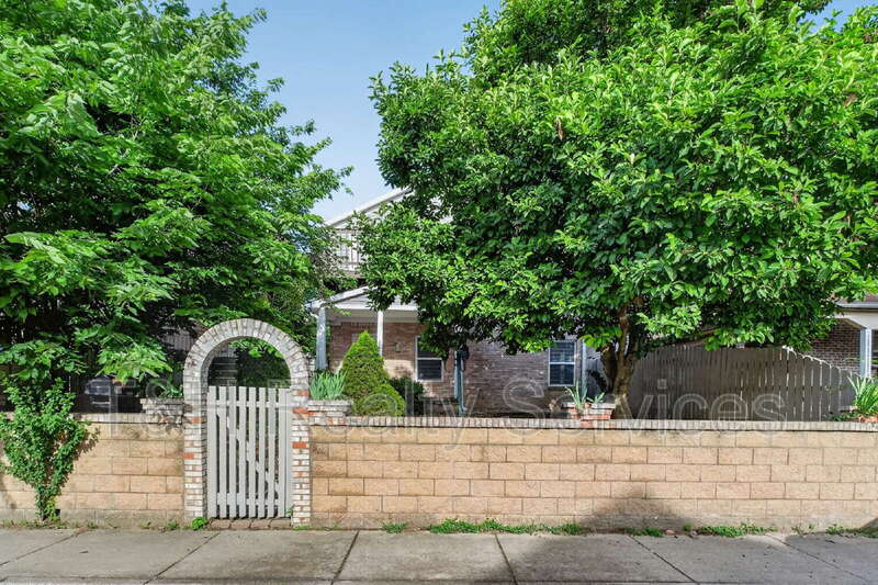 Indianapolis House: 210 Keystone Avenue