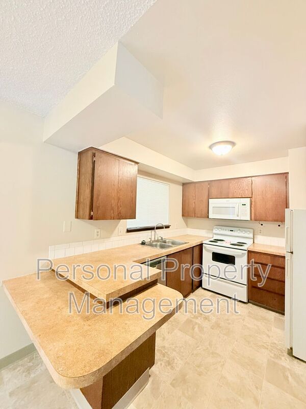 Vancouver Townhome: 1335 Z St