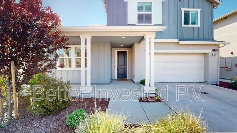 Rohnert Park House: 1437 Oak Cir