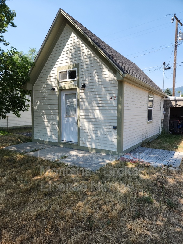 Stevensville House: 417 Main St