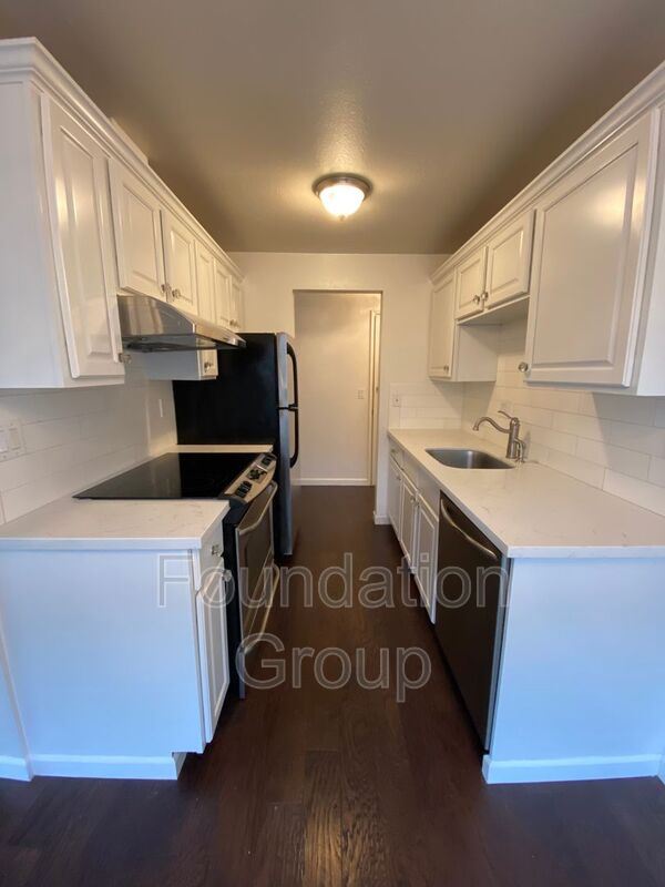 Seattle House: 615 NW 85th St