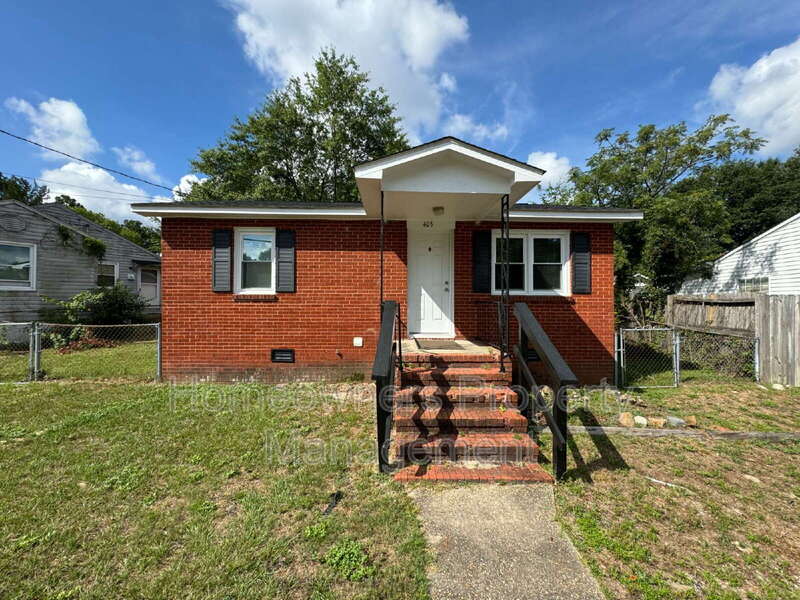 Spring Lake House: 405 Laura Court