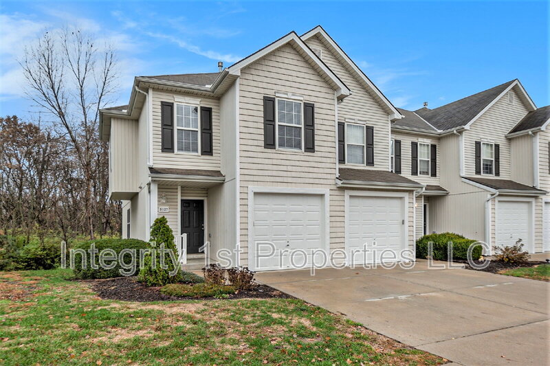 Kansas City Condo: 8880 North Helena Avenue