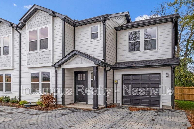 Gallatin Townhome: 146 N Trigg Ave