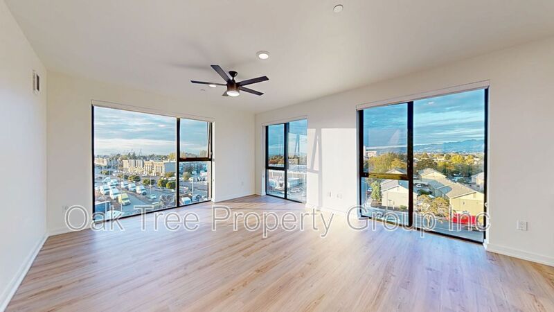 Oakland House: 532 Union St