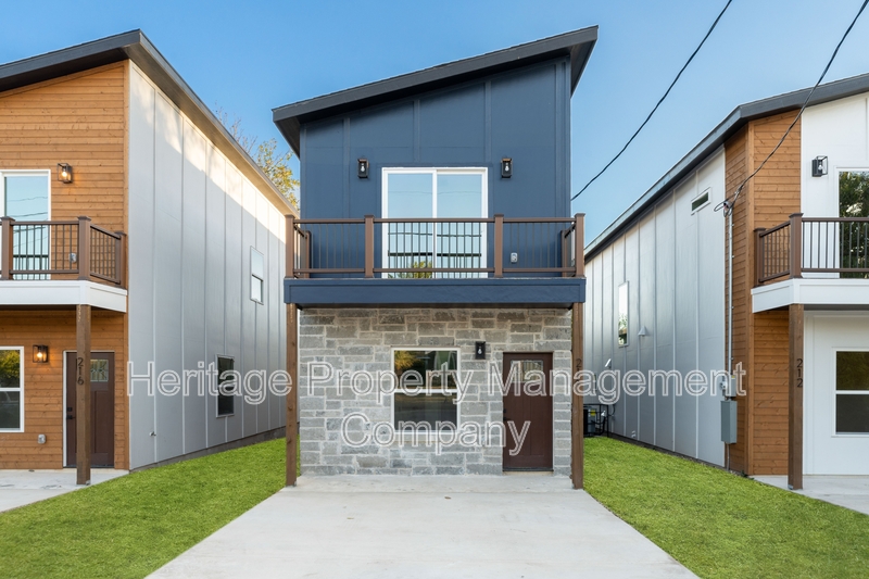 San Antonio House: 214 Cooper Street